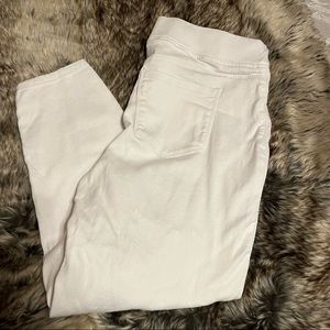 Avenue Pull On Ankle White Denim Jeans